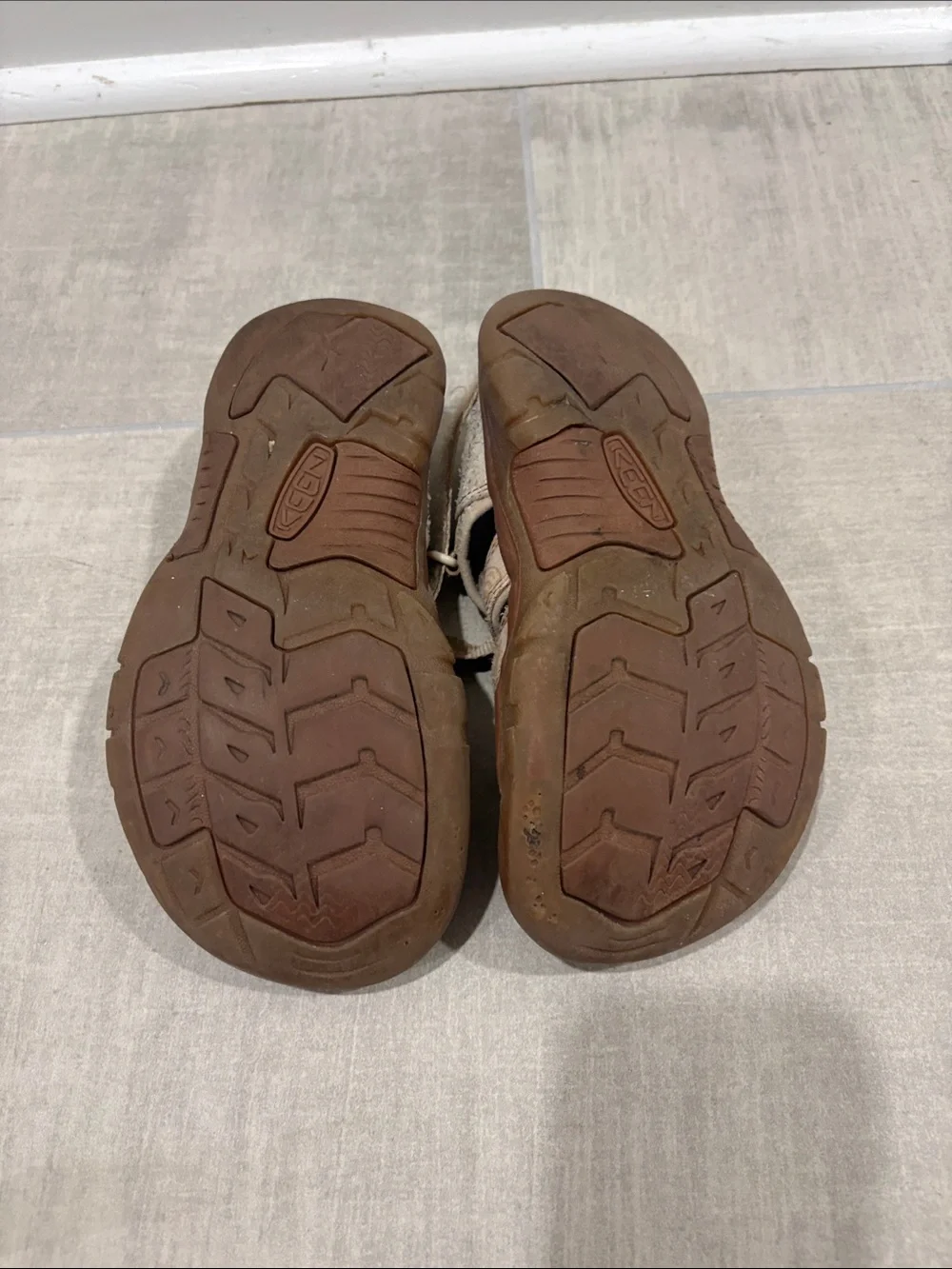 KEEN Unisex-Child Newport H2 Closed Toe Water Sandals, Size 2